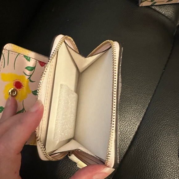 Wallet Kate Spade Boxed Madison Strawberry Garden Small Zip Around Bifold Wallet - Picture 13 of 14